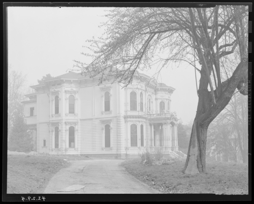 Minor%20White%2C%20%3Cb%3E%3Ci%3E%20Jacobs-Dolph%20House%3C%2Fi%3E%3C%2Fb%3E%2C%201942%2C%20negative%2C%20Museum%20Purchase%3A%20Commissioned%20by%20the%20Portland%20Art%20Museum%2C%20%26%23169%3B%20Portland%20Art%20Museum%2C%2042.29.4